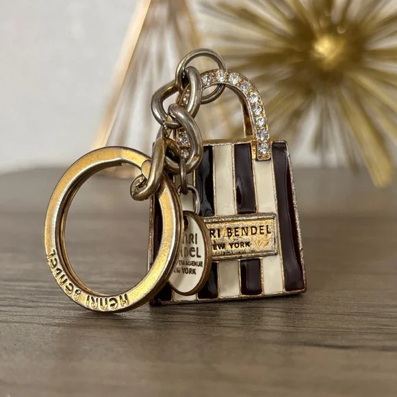 Henri Bendel Black and White Striped Key Holder - Picture 6 of 6